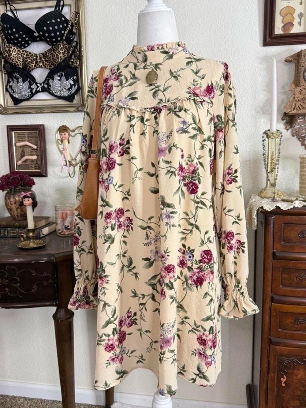 BNWT dainty fromantic high neck floral dress w ruffles - Picture 2 of 5